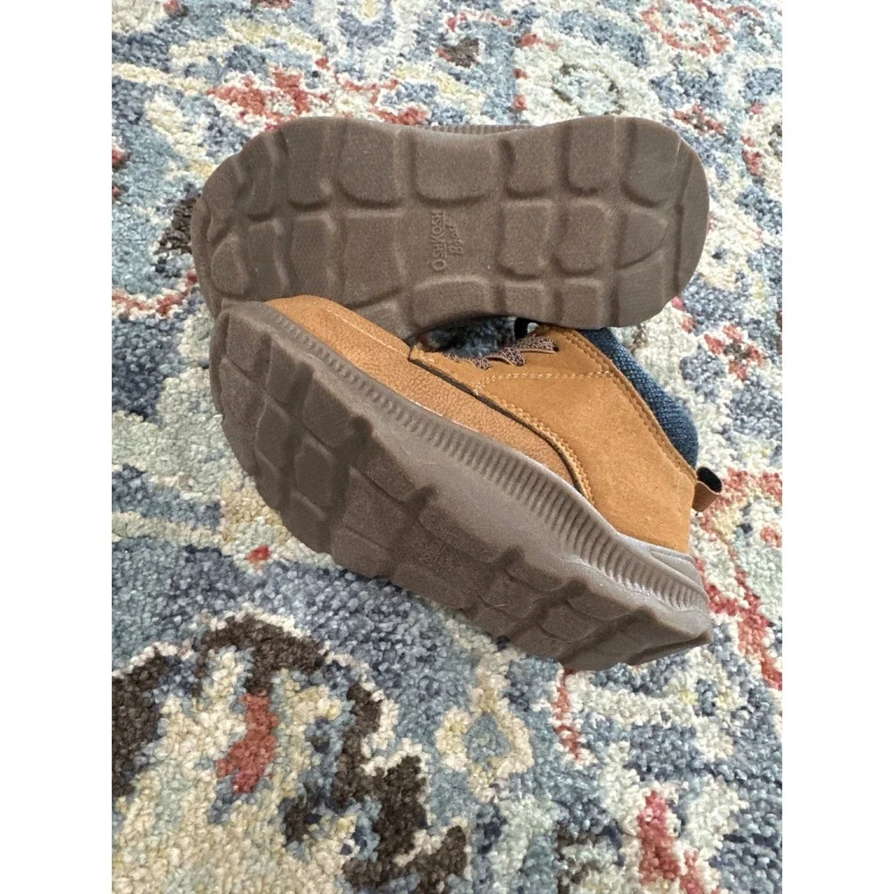 OshKosh B'gosh High Top Boots Boys 7 Toddler Tan Navy Faux Suede‎